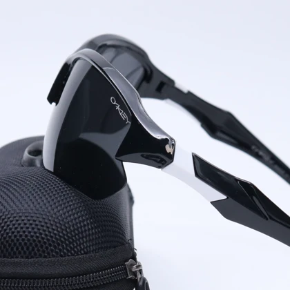 عینک برند OAKLEY کد 181332