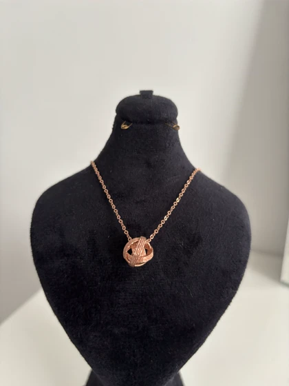 گردنبند نقره زنانه طرح کلاف نخ 995