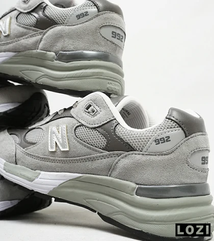کفش کتانی طوسی سبز Newbalance 992