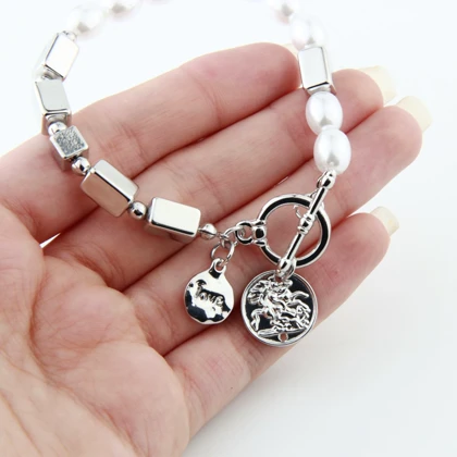 دستبند زنانه طرح love