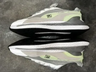 کتانی(اورجینال) اسپرت مدل R با ترکیب رنگ سفید طوسی پسته ای بدون رقیب و بسیار باکیفییت