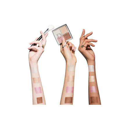 پالت صورت دیور Dior مدل Backstage Glow شامل 4 رنگ با جلوه طبیعی مناسب انواع پوست حجم 10 گرم