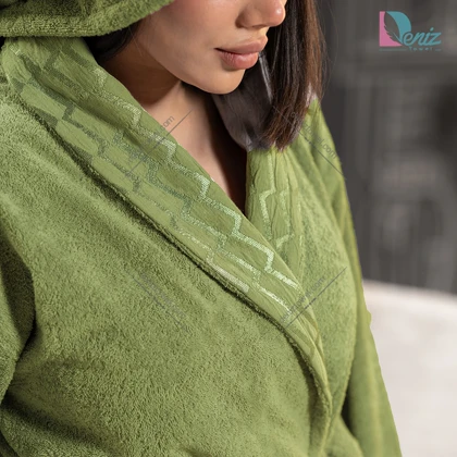 حوله تن پوش آرام رنگ سبز