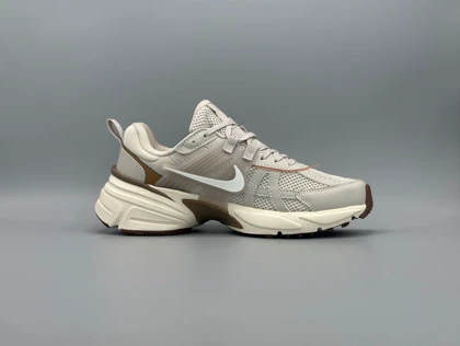 کتانی نایکی وی 2 کی ران نسکافه ای/Nike v2k