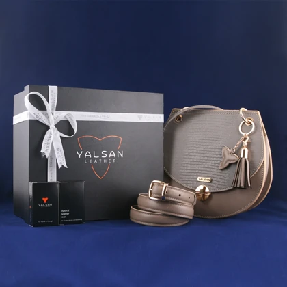 ست هدیه زنانه چرم یلسان مدل دلاریس کد PRM-ATS-GL-057
