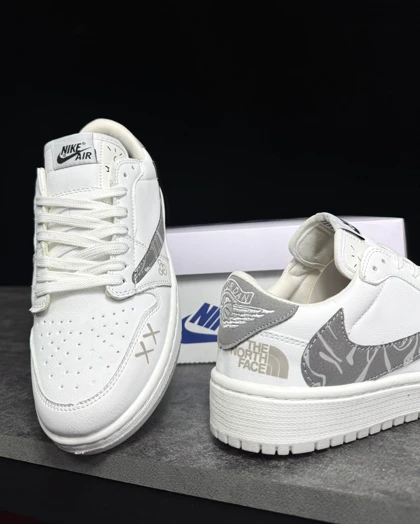 کتانی جردن تراویس نورث فیس