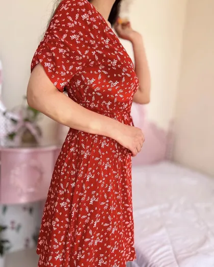 پیراهن قرمز گل‌دار🍒❤✨