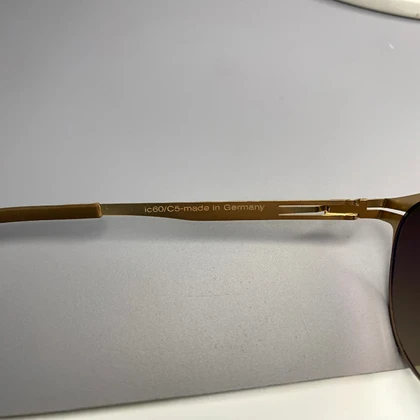 عینک آفتابی آیس‌برلین با فریم تیتانیوم انعطاف‌پذیر و لنز پلی‌کربنات UV400 نشکن ic! berlin