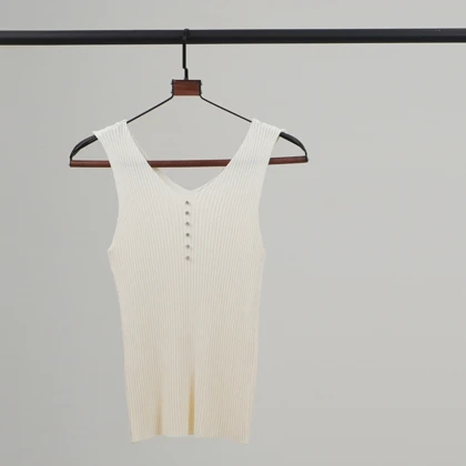 تاپ جلو نگین