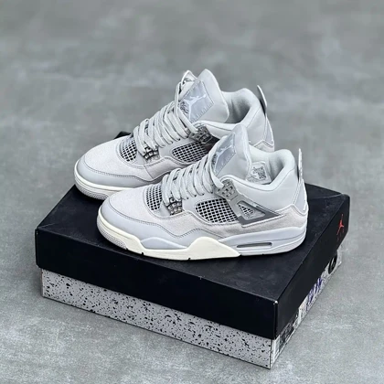 کفش نایک ایر جردن 4 رترو طوسی نقره ای Nike Air Jordan 4 Retro Grey Silver