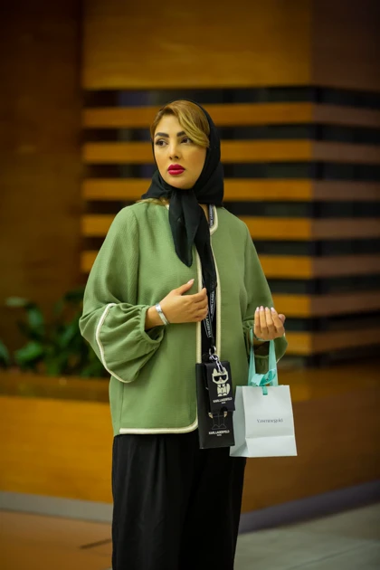 کت کنفی لاریسا