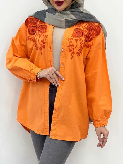 مانتو جلو گلدوزی نرگس