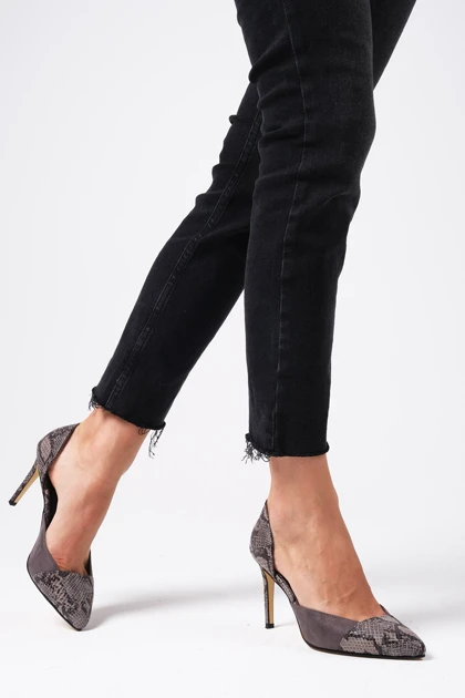 کفش پاشنه‌دار میوگوستو mio-gusto