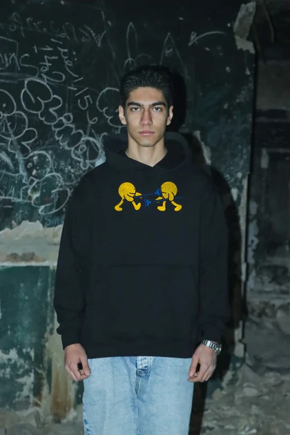 هودی مشکی اسپرت مینیمال طرح آدمک زرد 4 - فواصل