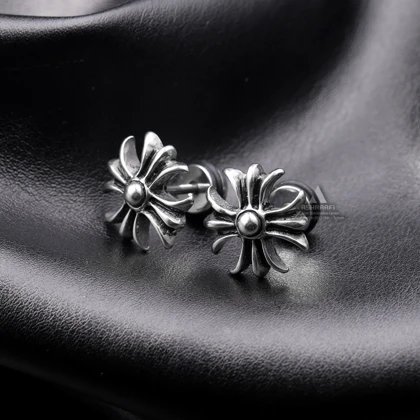 گوشواره کروم هارتز Cross Earrings SK02