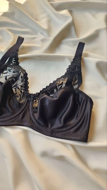 سوتین تک دانتل و پرلون فنردار برند SHANDERMAN کد: 2280