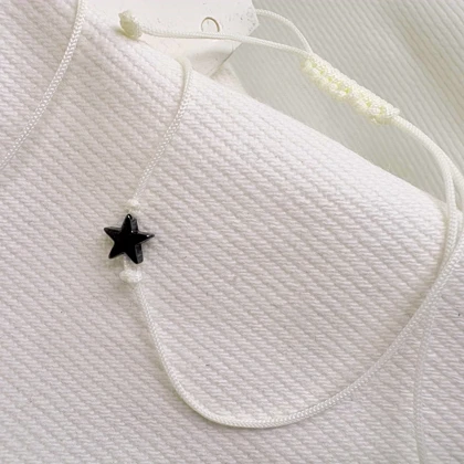 دستبند نخی طرح «تک‌ستاره» و «قلب» | پلاک استیل سیلور با بند سفید/شیری