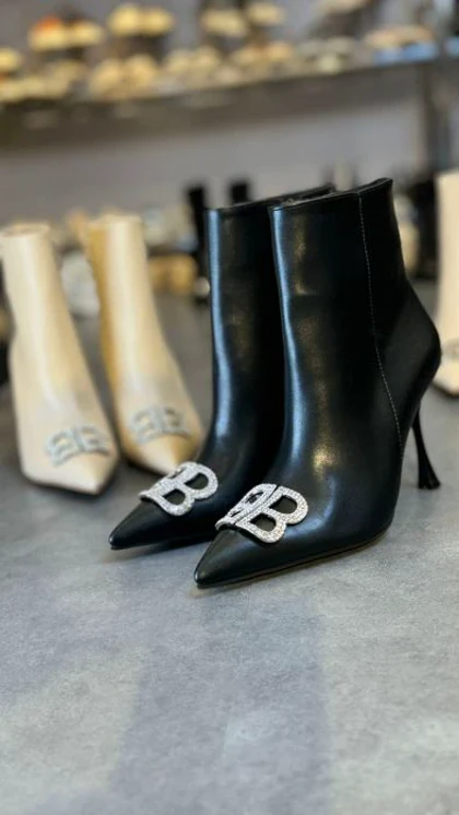 بوت بالنسیاگا پاشنه کد573