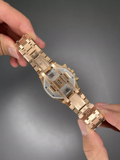 ساعت مچی اودمار پیگه کورنوگراف دور نگین رزگلد صفحه سفید Audemars Piguet