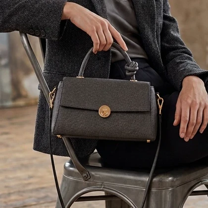 کیف وارداتی FENDI چرم طوسی