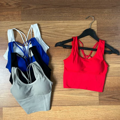 نیم‌تنه توت فرنگی