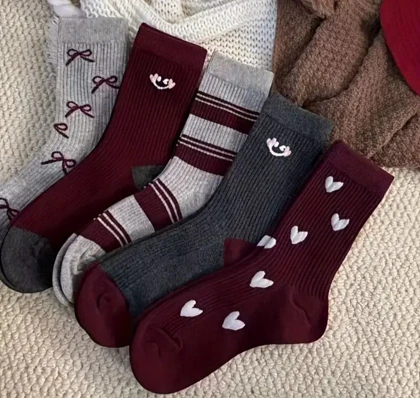 جوراب کبریتی زرشکی 1315