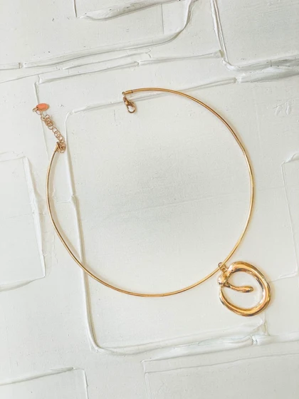 چوکر خاص طلایی (تخفیف: کمی نقطه های رنگ پریدگی )