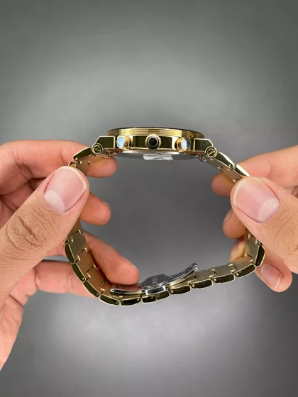 ساعت مچی ورساچه کورنوگراف طلایی صفحه سبز Versace Greca