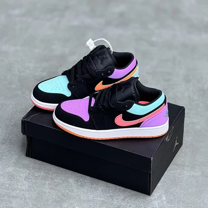 کفش نایک ایر جردن وان لو لنگه به لنگه Nike Air Jordan 1 Low Mismatch