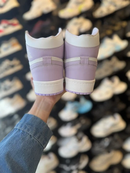 کتانی جردن وان ساق‌دار زنانه سفید بنفش