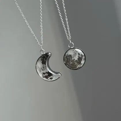 گردنبند ماه