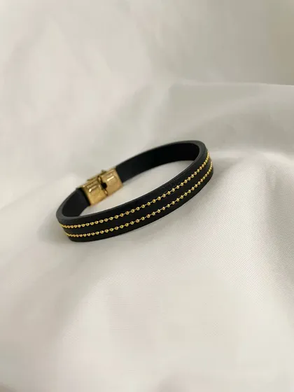 دستبند چرم