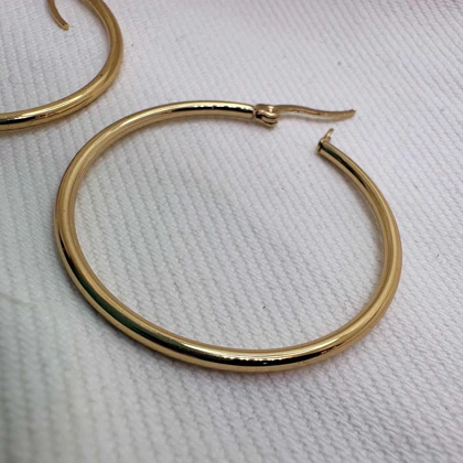 گوشواره استیل حلقه‌ای ساده (رنگ طلایی) | سایز متوسط و کلاسیک