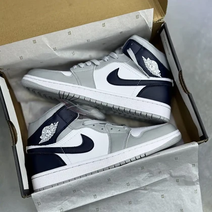 کفش نایک ایر جردن وان ساق‌دار گری اسکول Nike Air Jordan 1 High Grey School