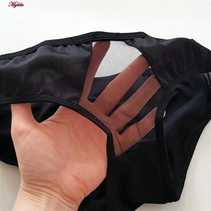 ست شورت و سوتین ساتن زنانه پانیذ مدل فنردار مشکی کد 4649