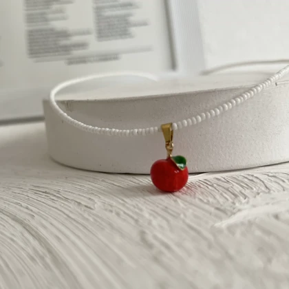 گردنبند سیب سه بعدی فانتزی میناکاری با منجوق و زنجیر رنگ ثابت