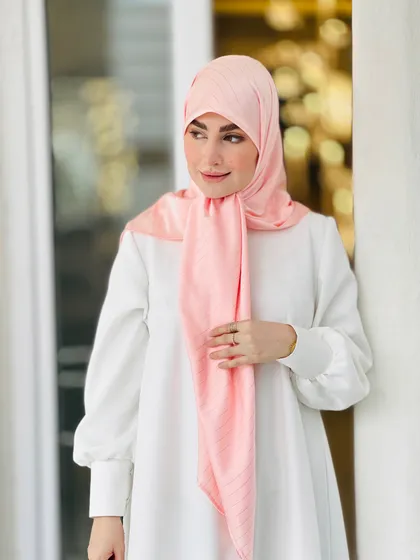 روسری ساتن خط‌دار گلبهی