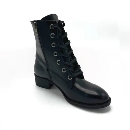 کفش نیم بوت زنانه مدل Stradivarius Flat Ankle Boots - BTB25