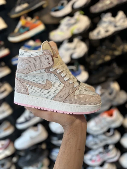 کتانی جردن ساق‌دار نگین‌دار صورتی