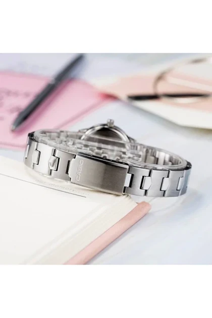 ساعت زنانه اورجینال casio casio