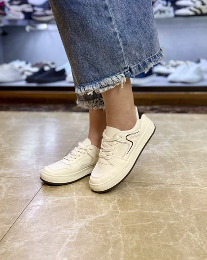 ونس زنانه میو میو 2026