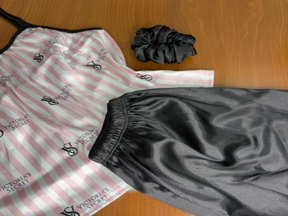 ست تاپ و شلوارک طرح ویکتوریا سکرت