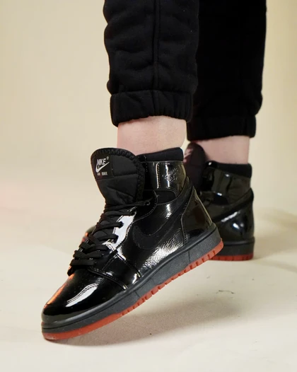 کتانی ساق‌دار زنانه جردن 1 (ولنتینو)