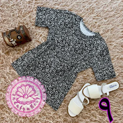 بلوز نخی پنبه‌ای آستین کوتاه قواره کوچک زنانه