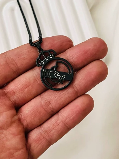 گردنبند فوتبالی رئال