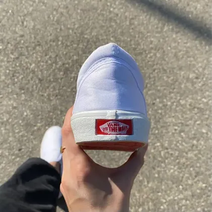 ونس کشی سفید تمام - white slip on vans
