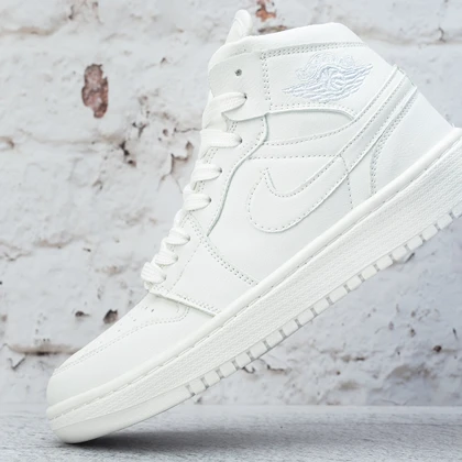 کفش کتانی زنانه نایک ایر جردن 1 ساق‌دار سفید (Nike Air Jordan 1 White) کد 2341