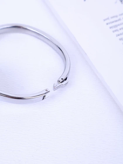 ساعت بنگلی زنانه کارتیر کدW420