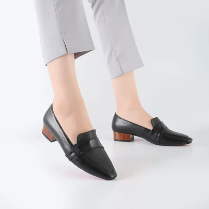 کفش کالج طبی زنانه و دخترانه رنگ مشکی کد M709