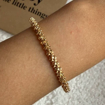 بنگل خاویاری در دو رنگ